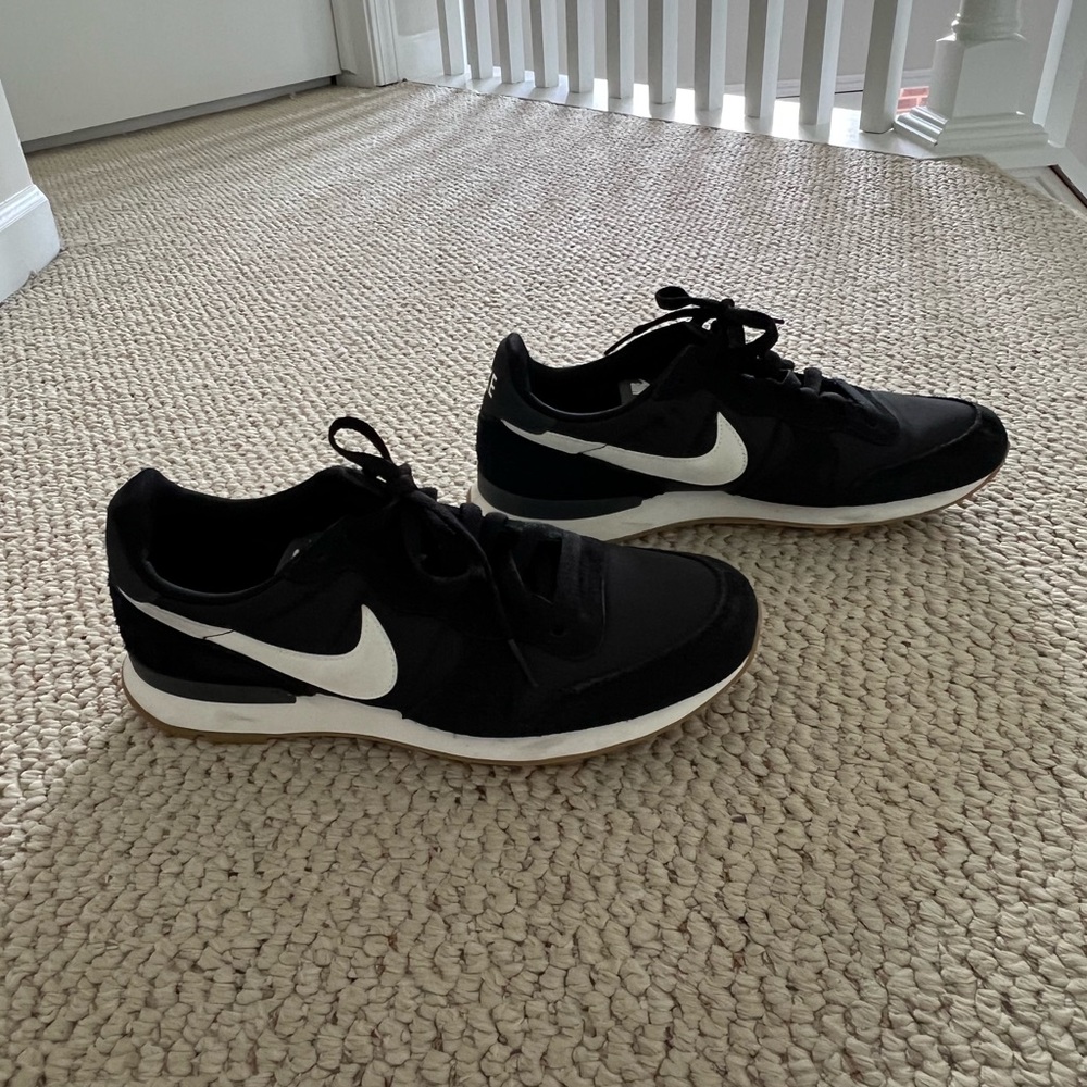 Nike Daybreak Women’s Sneakers